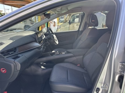 オーラ(ニッサン)中古車 前席内装