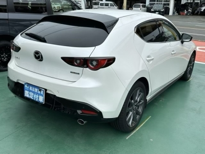 MAZDA3 ファストバック(マツダ)中古車 内外装写真他２