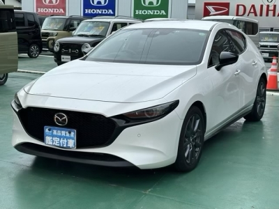 MAZDA3 ファストバック(マツダ)中古車 前方