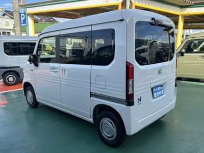 N-VAN(ホンダ)ディーラ-試乗車 後方