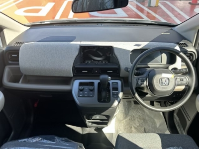 新型フリード(ホンダ)新車見本展示有 後席内装