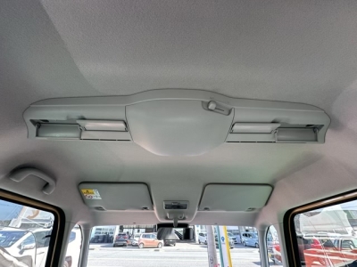 新型スペーシア(スズキ)届出済未使用車 内外装写真他