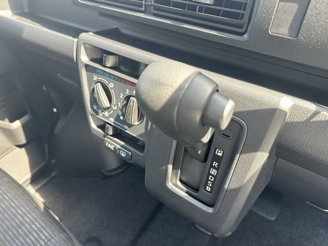ハイゼット(ダムド)届出済未使用車 15