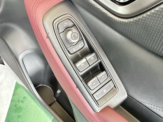 フォレスター(スバル)登録済未使用車 12