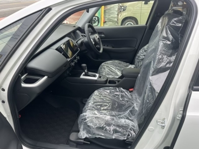 フィット(ホンダ)登録済未使用車 前席内装