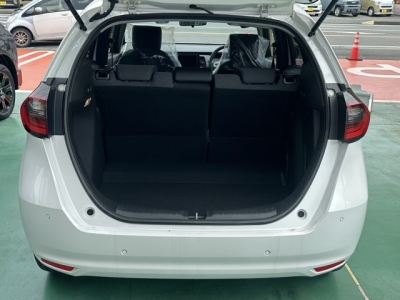 フィット(ホンダ)登録済未使用車 内外装写真