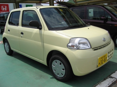 エッセ(ダイハツ)未使用車全体拡大