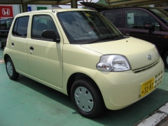 エッセ(ダイハツ)未使用車 全体