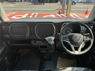 ハスラー(スズキ)届出済未使用車 後席から見た前席
