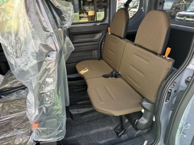 N-VAN(ホンダ)届出済未使用車 後席内装