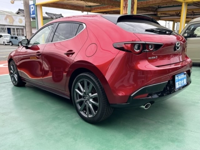 MAZDA3 ファストバック(マツダ)中古車 後方