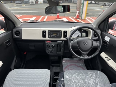 アルト(スズキ)中古車 後席から見た前席