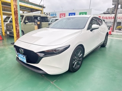 MAZDA3 ファストバック(マツダ)中古車 前方