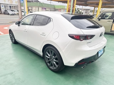 MAZDA3 ファストバック(マツダ)中古車 後方