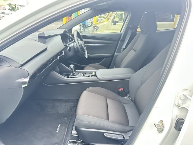 MAZDA3(マツダ)中古車 3