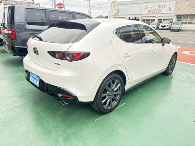 MAZDA3 ファストバック(マツダ)中古車 内外装写真他１