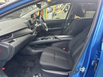 ノート(ニッサン)中古車 前席内装