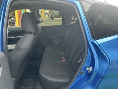 ノート(ニッサン)中古車 後席内装