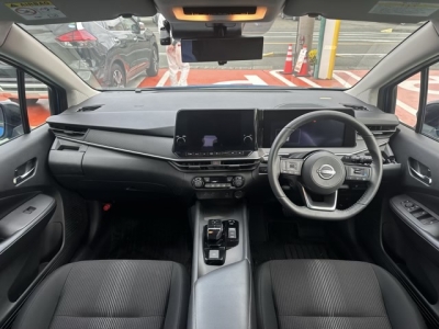 ノート(ニッサン)中古車 後席から見た前席
