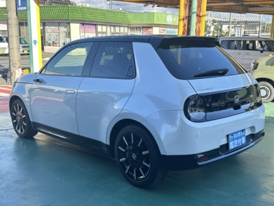 HONDA e(ホンダ)中古車 後方