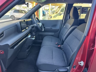 サクラ(ニッサン)中古車 前席内装