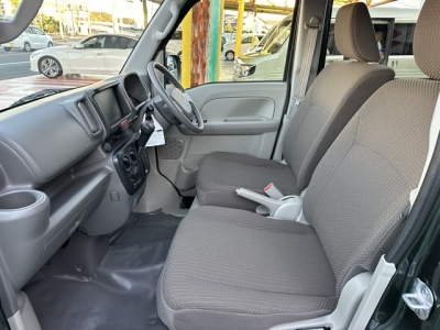 エブリイバン(スズキ)中古車 前席内装