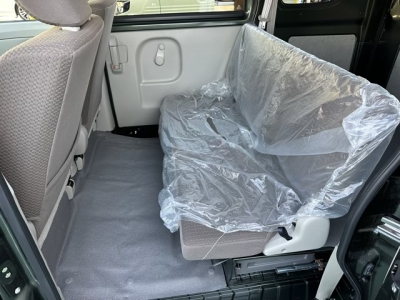 エブリイバン(スズキ)中古車 後席内装