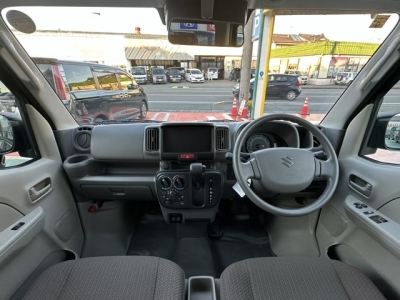 エブリイバン(スズキ)中古車 後席から見た前席
