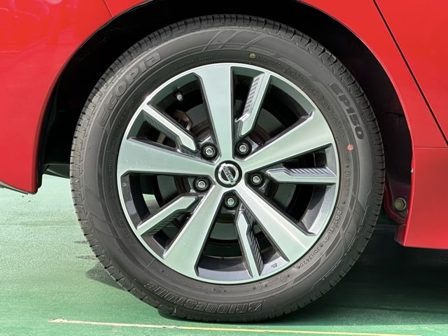 リーフ(ニッサン)中古車 10