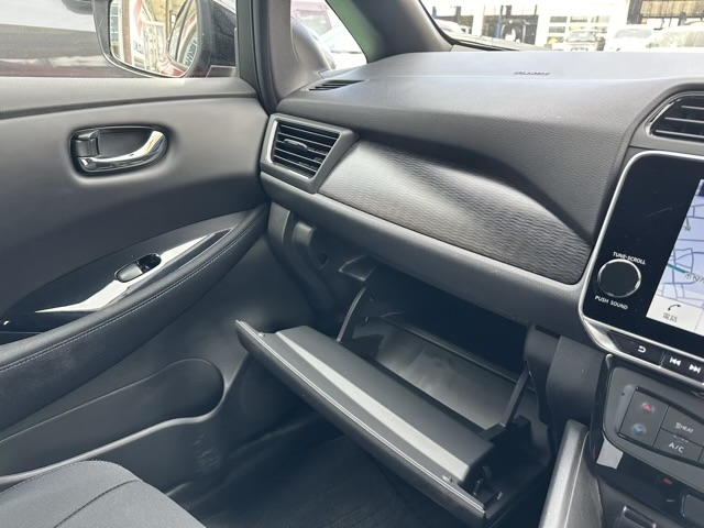 リーフ(ニッサン)中古車 22