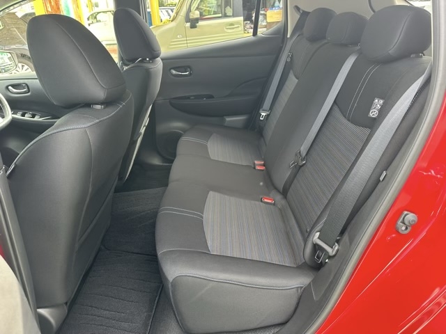 リーフ(ニッサン)中古車 4