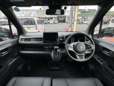 N-WGN(ホンダ)中古車 後席から見た前席