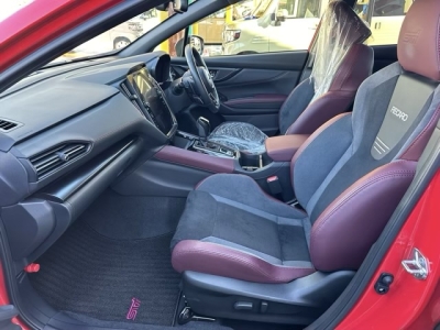 WRX S4(スバル)中古車 前席内装