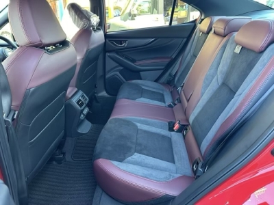 WRX S4(スバル)中古車 後席内装