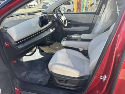 アリア(ニッサン)中古車 前席内装