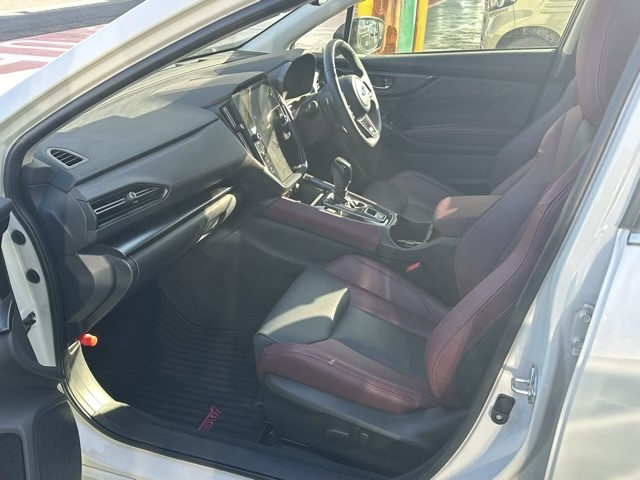 レヴォーグ(スバル)中古車 3