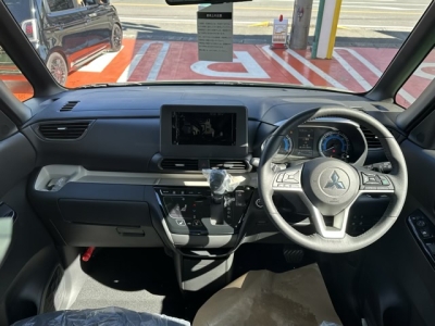 デリカミニ(三菱)届出済未使用車 内外装写真
