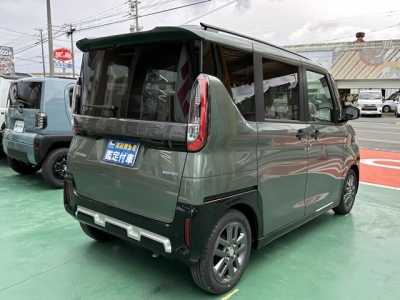 デリカミニ(三菱)届出済未使用車 前席内装