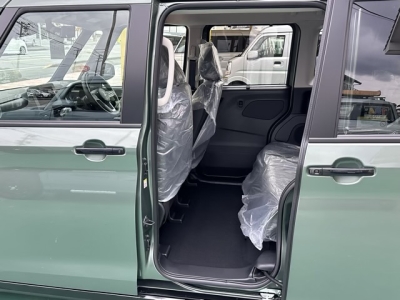 デリカミニ(三菱)届出済未使用車 内外装写真