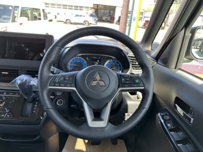 デリカミニ(三菱)届出済未使用車 内外装写真