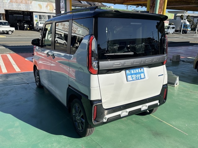 デリカミニ(三菱)届出済未使用車 2