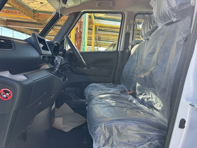 デリカミニ(三菱)届出済未使用車 4