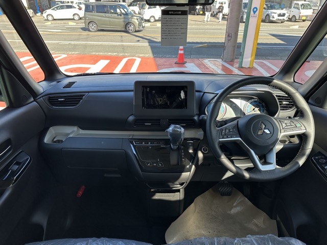 デリカミニ(三菱)届出済未使用車 6