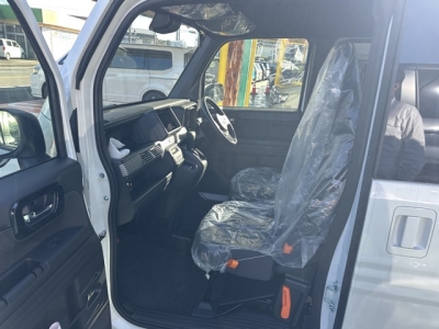 N-VAN(ホンダ)届出済未使用車 前席内装