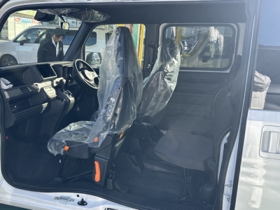 N-VAN(ホンダ)届出済未使用車 後席内装