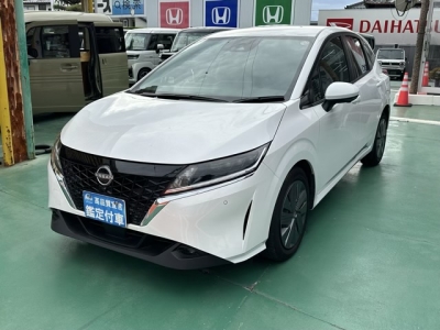 ノート(ニッサン)中古車 前方