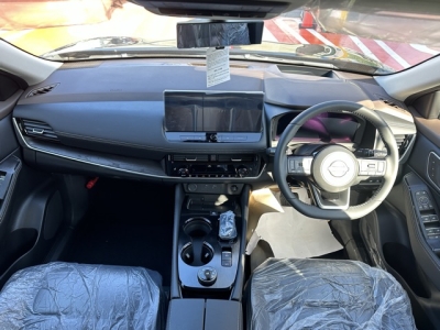 エクストレイル(ニッサン)登録済未使用車 内外装写真