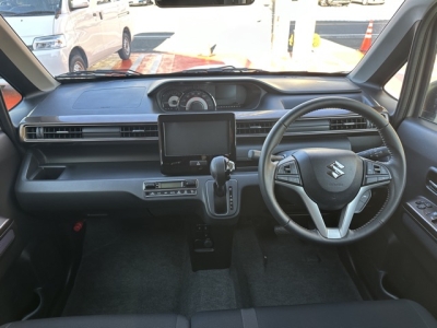 ワゴンRカスタムＺ(スズキ)中古車 後席から見た前席