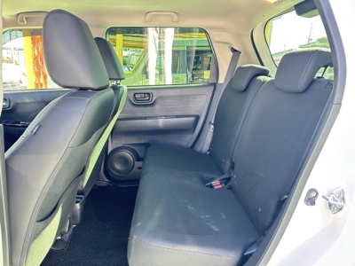 N-ONE(ホンダ)中古車 後席内装