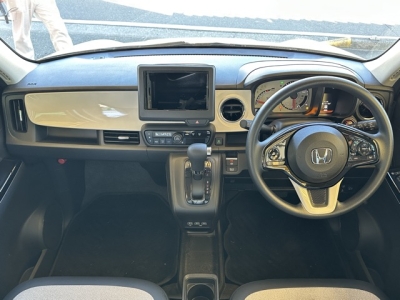 N-ONE(ホンダ)中古車 後席から見た前席